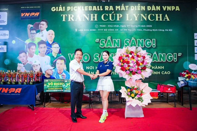 &nbsp;&Ocirc;ng Nguyễn Quốc H&ugrave;ng &ndash; Tổng Bi&ecirc;n tập gửi lời ch&uacute;c mừng v&agrave; đ&aacute;nh gi&aacute; cao &yacute; nghĩa của sự kiện Ra mắt Diễn đ&agrave;n VNPA &ndash; Tranh C&uacute;p Lyncha, đồng thời khẳng định đ&acirc;y l&agrave; dấu mốc quan trọng trong h&agrave;nh tr&igrave;nh ph&aacute;t triển cộng đồng Pickleball Việt Nam.