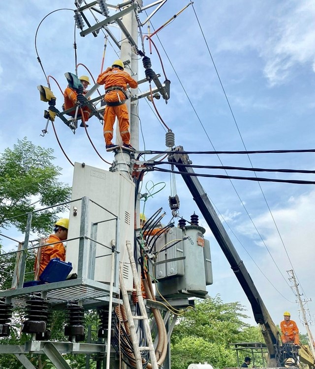 Thay n&acirc;ng c&ocirc;ng suất MBA Đ&ocirc;ng Y&ecirc;n 4 - Bắc Ninh