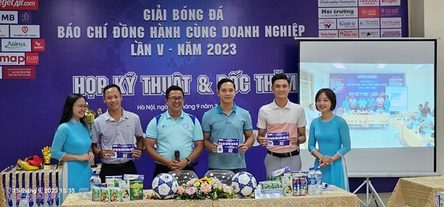 Họp kỹ thuật v&#224; bốc thăm chia bảng Giải b&#243;ng đ&#225; “B&#225;o ch&#237; đồng h&#224;nh c&#249;ng doanh nghiệp” lần 5 - Ảnh 2