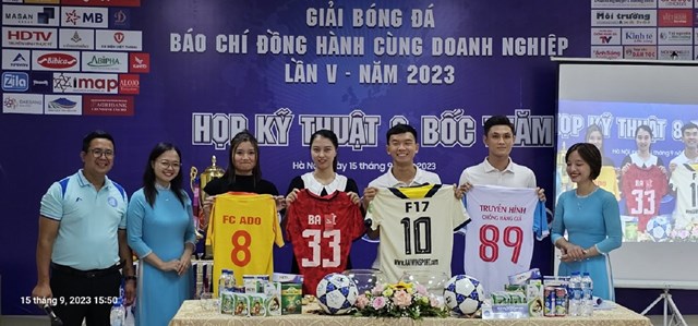 Họp kỹ thuật v&#224; bốc thăm chia bảng Giải b&#243;ng đ&#225; “B&#225;o ch&#237; đồng h&#224;nh c&#249;ng doanh nghiệp” lần 5 - Ảnh 3