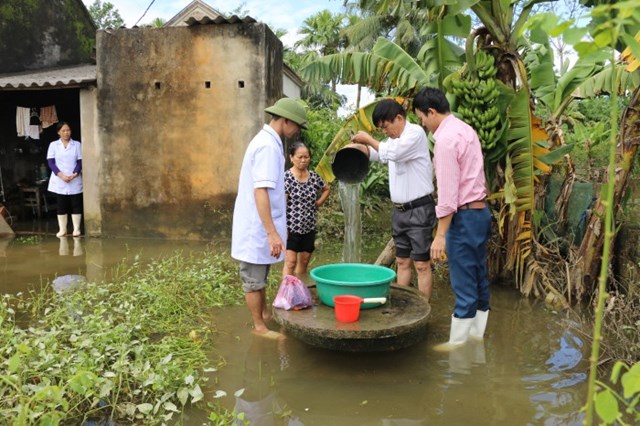 Đảm bảo vệ sinh m&ocirc;i trường, nước sạch trong m&ugrave;a b&atilde;o lụt