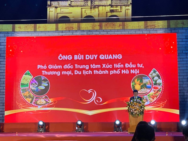 &Ocirc;ng B&ugrave;i Duy Quang - Ph&oacute; Gi&aacute;m đốc Trung t&acirc;m X&uacute;c tiến Đầu tư, Thương mại, Du lịch th&agrave;nh phố H&agrave; Nội, ph&aacute;t biểu khai mạc chương tr&igrave;nh.