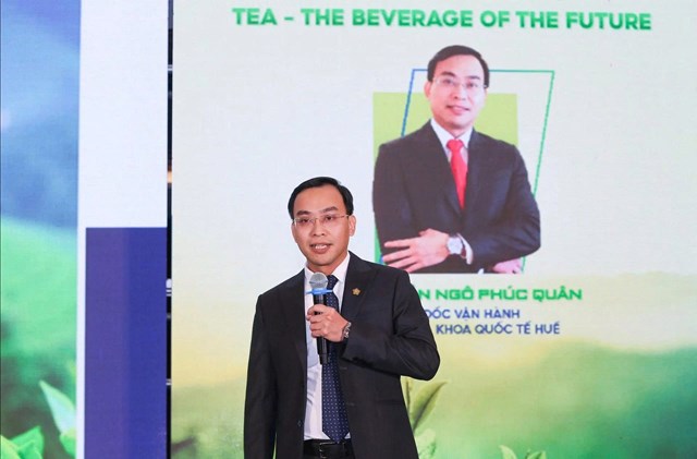 BS Trần Ng&ocirc; Ph&uacute;c Qu&acirc;n &ndash; BVĐKQT Huế ph&acirc;n t&iacute;ch t&aacute;c dụng y khoa của tr&agrave;: cải thiện sức khỏe tim mạch, chuyển h&oacute;a, miễn dịch, giảm stress v&agrave; n&acirc;ng cao chất lượng sống, đồng thời ph&ugrave; hợp với xu hướng &lsquo;wellness economy&rsquo; to&agrave;n cầu.