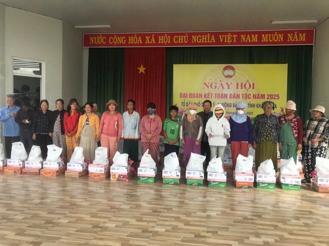 GCTV kết nối y&#234;u thương: “Trao tặng 2000 phần qu&#224; v&#224; hơn 1 tỷ đồng hỗ trợ đồng b&#224;o miền Trung - T&#226;y nguy&#234;n” - Ảnh 12