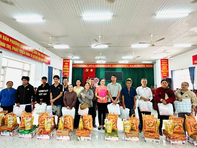 GCTV kết nối y&#234;u thương: “Trao tặng 2000 phần qu&#224; v&#224; hơn 1 tỷ đồng hỗ trợ đồng b&#224;o miền Trung - T&#226;y nguy&#234;n” - Ảnh 13