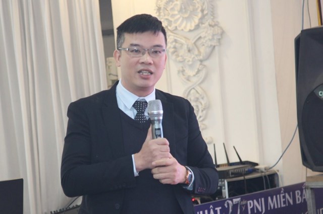 TS. Hà Quang Anh, Giám đốc Trung tâm Phát triển các-bon thấp, Cục Biến đổi khí hậu, Bộ TNMT chia sẻ tham luận tại Diễn đàn