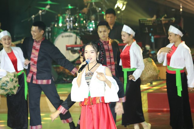 Kỷ niệm 65 năm th&#224;nh lập Hội Nhạc sĩ Việt Nam v&#224; tặng giải thưởng &#194;m nhạc năm 2022 - Ảnh 8