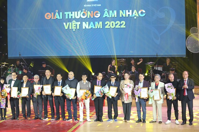 Kỷ niệm 65 năm th&#224;nh lập Hội Nhạc sĩ Việt Nam v&#224; tặng giải thưởng &#194;m nhạc năm 2022 - Ảnh 4