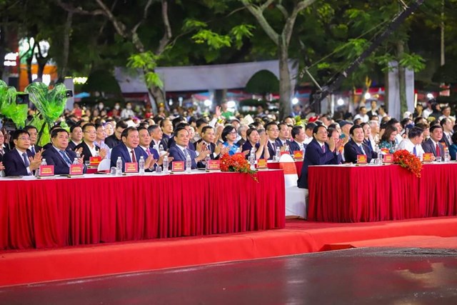 Thủ tướng Phạm Minh Chính dự Lễ hội Hoa phượng đỏ năm 2023 với chủ đề “Hải Phòng Toả sáng miền cửa biển”