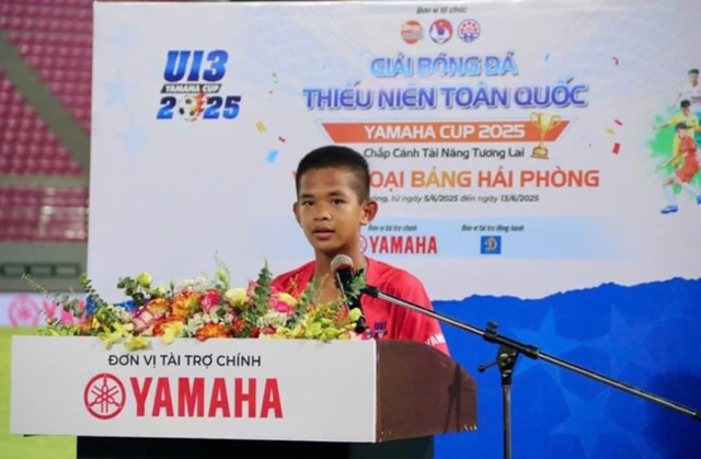 Đại diện vận động viên đọc lời hứa VĐV