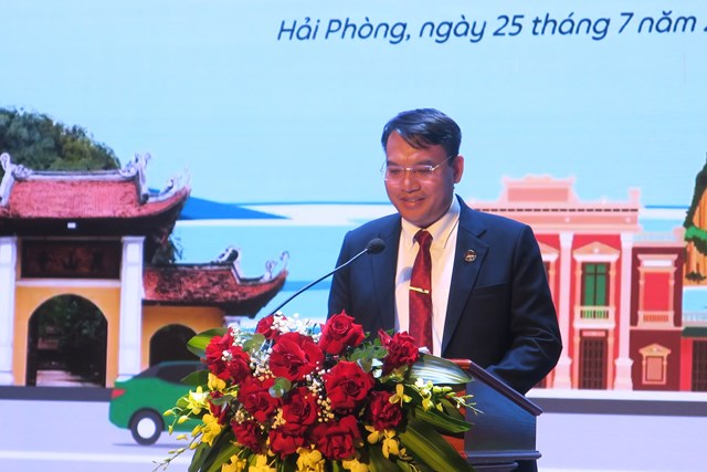 Ông Trần Văn Ngọc, Phó Giám đốc Sở Văn hóa, Thể thao và Du lịch Hải Phòng phát biểu tại Lễ ký kết