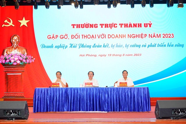 Lãnh đạo thành phố Hải Phòng tham dự hội nghị