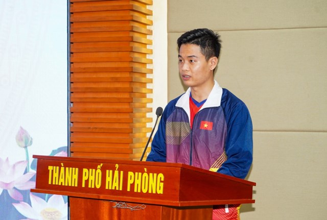 VĐV Phạm Quang Huy phát biểu tại buổi lễ