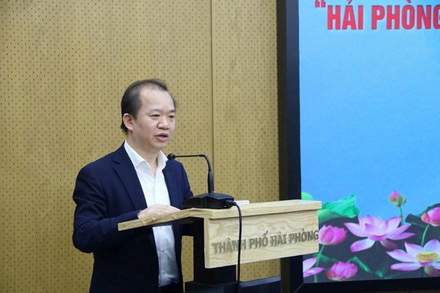PGS. TS. Bùi Hoài Sơn - Thường trực Ủy ban Văn hoá và Xã hội của Quốc hội phát biểu tại Hội thảo