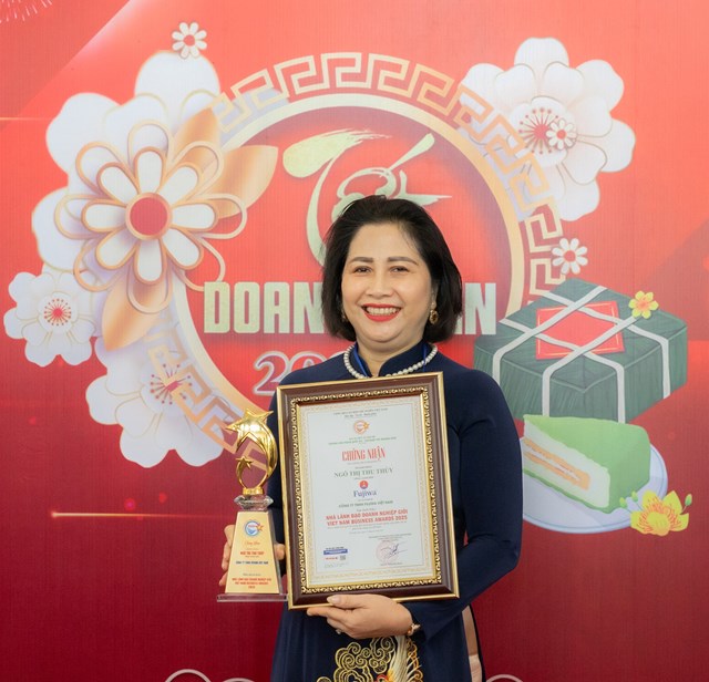 B&agrave; Ng&ocirc; Thị Thu Thủy &ndash; Tổng Gi&aacute;m đốc Fujiwa Việt Nam được xướng t&ecirc;n tại Lễ vinh danh Thương hiệu Mạnh Quốc gia lần thứ X.