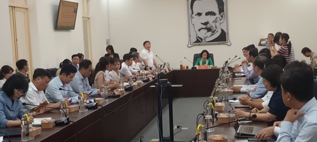 PGS.TS Nguyễn Vũ Trung - Viện trưởng Viện Pasteur TP Hồ Ch&iacute; Minh ph&aacute;t biểu tại buổi l&agrave;m việc tại Viện Pasteur &nbsp;