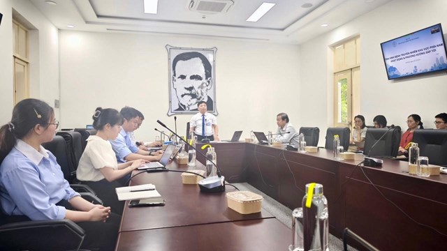 PGS - TS Nguyễn Vũ Trung - Viện trưởng&nbsp;Viện Pasteur TP.HCM chỉ đạo cuộc họp chuy&ecirc;n m&ocirc;n tuyến khu vực th&aacute;ng 2/2025.