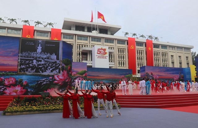 Chương trình nghệ thuật đặc biệt lan tỏa niềm tự hào tại Lễ kỷ niệm 50 năm TP Hồ Chí Minh vinh dự mang tên Bác - Ảnh 4