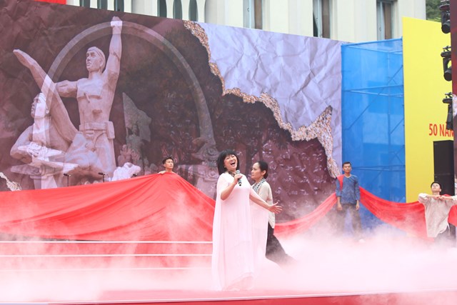 Chương trình nghệ thuật đặc biệt lan tỏa niềm tự hào tại Lễ kỷ niệm 50 năm TP Hồ Chí Minh vinh dự mang tên Bác - Ảnh 7