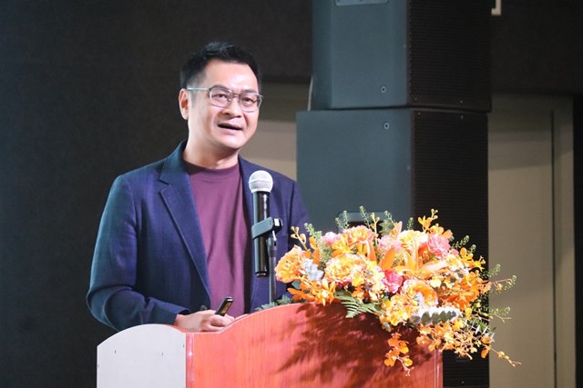 TS Phạm Việt Anh, cố vấn bền vững, Nh&agrave; s&aacute;ng lập Econnowhere chia sẻ về chủ đề kiến tạo ti&ecirc;u d&ugrave;ng bền vững tại lễ khai mạc Smart Green Living Week 2026.