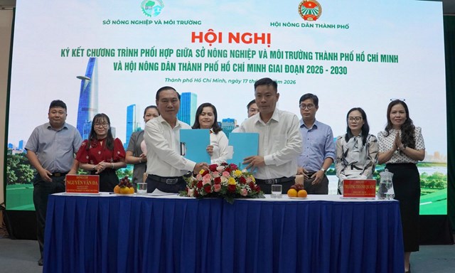 Lễ k&yacute; kết chương tr&igrave;nh phối hợp giữa Sở N&ocirc;ng nghiệp v&agrave; M&ocirc;i trường TP Hồ Ch&iacute; Minh v&agrave; Hội N&ocirc;ng d&acirc;n TP Hồ Ch&iacute; Minh giai đoạn 2026-2030