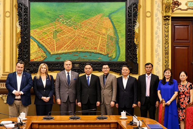 Ph&oacute; Chủ tịch Thường trực UBND TP.Hồ Ch&iacute; Minh Nguyễn Lộc H&agrave; tiếp &ocirc;ng Piotr Wojtysiak c&ugrave;ng đo&agrave;n đại biểu v&agrave; doanh nghiệp của tỉnh nh&acirc;n dịp tham dự Triển l&atilde;m quốc tế Thực phẩm v&agrave; Đồ uống năm 2026 tại TP.Hồ Ch&iacute; Minh.
