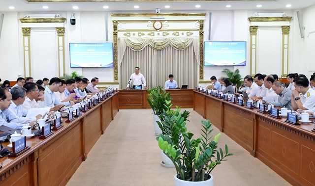 Chủ tịch UBND Th&agrave;nh phố Nguyễn Văn Được chủ tr&igrave; hội nghị