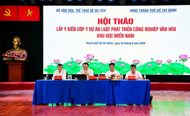 Bộ Văn h&oacute;a, Thể thao v&agrave; Du lịch vừa phối hợp UBND TP.Hồ Ch&iacute; Minh tổ chức lấy &yacute; kiến g&oacute;p &yacute; Dự &aacute;n Luật Ph&aacute;t triển c&ocirc;ng nghiệp văn h&oacute;a khu vực miền Nam