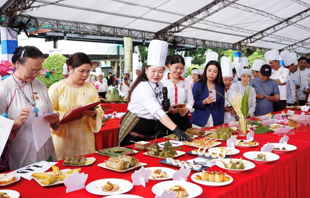 C&aacute;c đầu bếp chế biến c&aacute;c m&oacute;n chay&nbsp;
