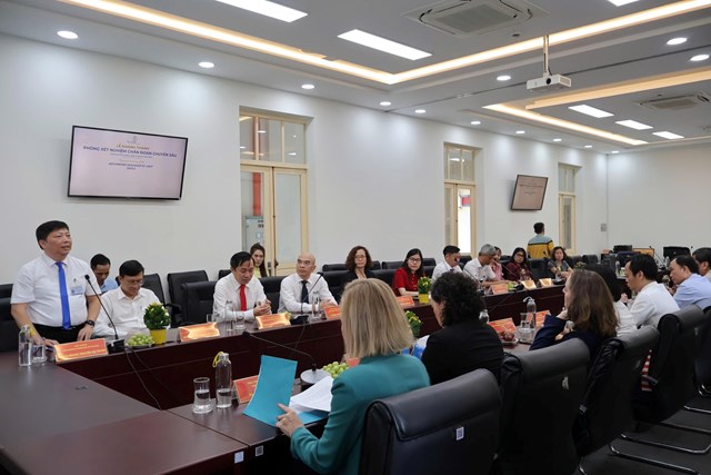 PGS.TS.BSCKII. Nguyễn Vũ Trung, Viện trưởng Viện Pasteur TP.HCM ph&aacute;t biểu tại lễ kh&aacute;nh th&agrave;nh