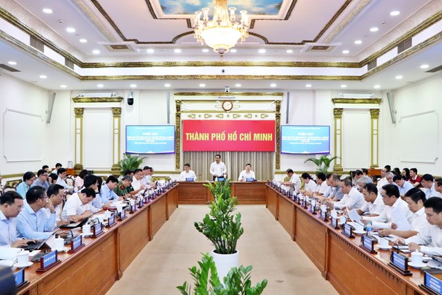 TP.Hồ Chí Minh tạo đà tăng trưởng, quyết tâm bứt phá trong những tháng cuối năm - Ảnh 1