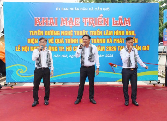 Chương tr&igrave;nh văn h&oacute;a, văn nghệ tại khai mạc triển l&atilde;m