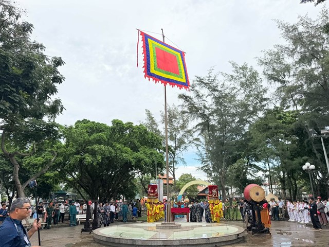 Cần Giờ: Dâng hương tưởng niệm các Anh hùng liệt sĩ, thượng đại kỳ khai hội Nghinh Ông - Ảnh 5