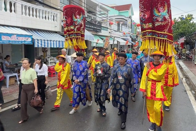 Cần Giờ: Dâng hương tưởng niệm các Anh hùng liệt sĩ, thượng đại kỳ khai hội Nghinh Ông - Ảnh 6