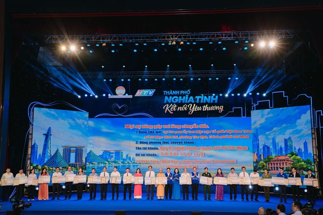 Lan tỏa nghĩa tình, chung tay vì người nghèo tại TP.HCM - Ảnh 1