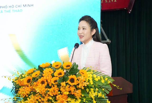 B&agrave; Nguyễn Thị Thanh Th&uacute;y, Ph&oacute; Gi&aacute;m đốc Sở Văn h&oacute;a v&agrave; Thể thao TP. HCM ph&aacute;t biểu tại họp b&aacute;o