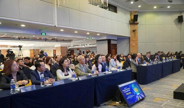 C&aacute;c đại biểu tham dự diễn đ&agrave;n