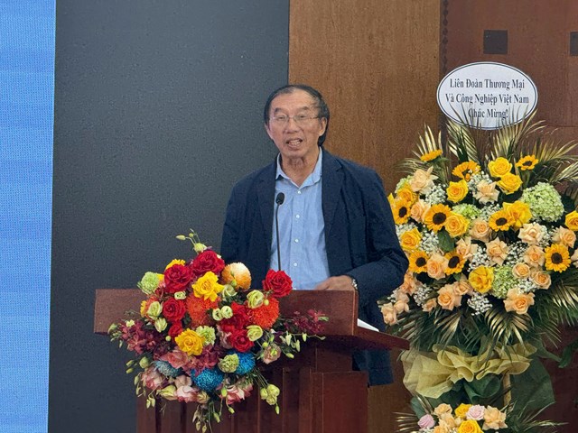 &Ocirc;ng Ph&ugrave;ng H&agrave;, Chủ tịch Hiệp hội Ph&acirc;n b&oacute;n Việt Nam chia sẻ tại hội thảo