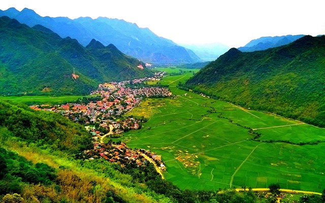 Thung lũng Mai Ch&acirc;u đẹp tựa như một bức tranh - Nguồn ảnh: Internet