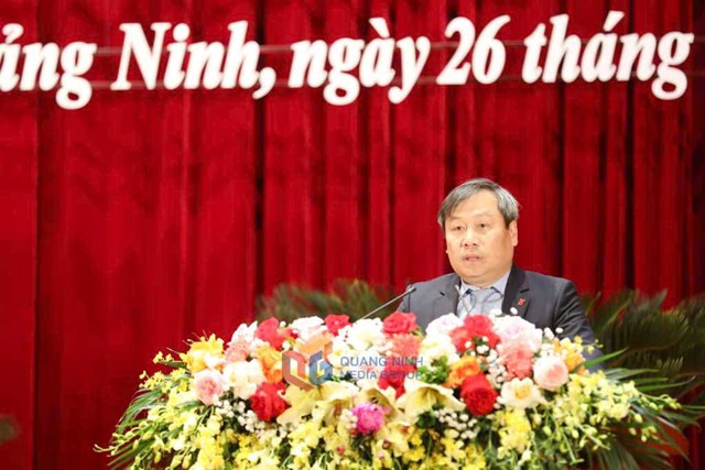 Đồng chí Vũ Đại Thắng, Ủy viên Trung ương Đảng, Bí thư Tỉnh ủy phát biểu chỉ đạo tại kỳ họp.
