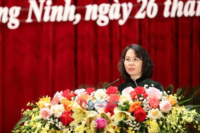 Đồng chí Trịnh Thị Minh Thanh, Phó Bí thư Thường trực Tỉnh ủy, Chủ tịch HĐND tỉnh, phát biểu khai mạc kỳ họp.