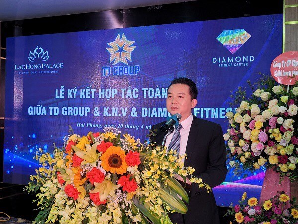 &Ocirc;ng Nguyễn Văn Lu&acirc;n, Chủ tịch ki&ecirc;m Tổng Gi&aacute;m đốc của TD Group ph&aacute;t biểu tại buổi lễ