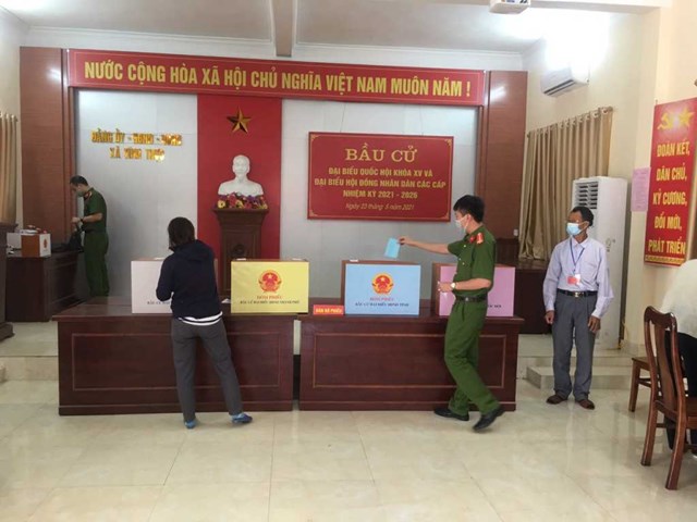Quảng Ninh ho&#224;n th&#224;nh bầu cử ĐBQH v&#224; đại biểu HĐND c&#225;c cấp với tỷ lệ 99,95% cử tri đi bỏ phiếu - Ảnh 3