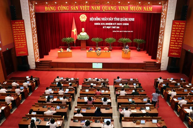 Quang cảnh kỳ họp