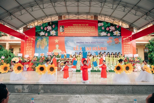 Hải Ph&#242;ng: Trường THCS Hồng Phong khai giảng năm học mới 2022-2023 - Ảnh 1