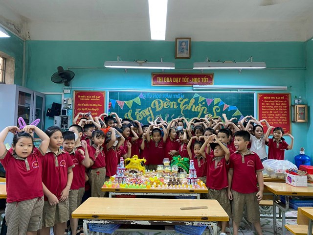 Nhấn vào ảnh để phóng to Hải Phòng: Vui Trung thu cùng học sinh Trường tiểu học Tân Tiến - Ảnh 2