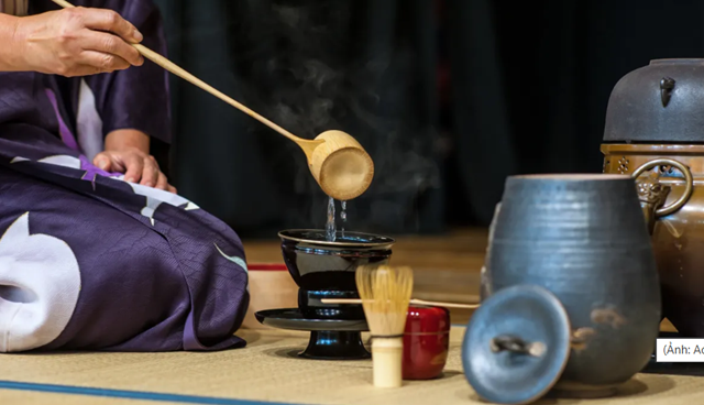Sức sống m&#227;nh liệt của nghệ thuật tr&#224; Nhật Bản trong thế giới đương đại  - Ảnh 1