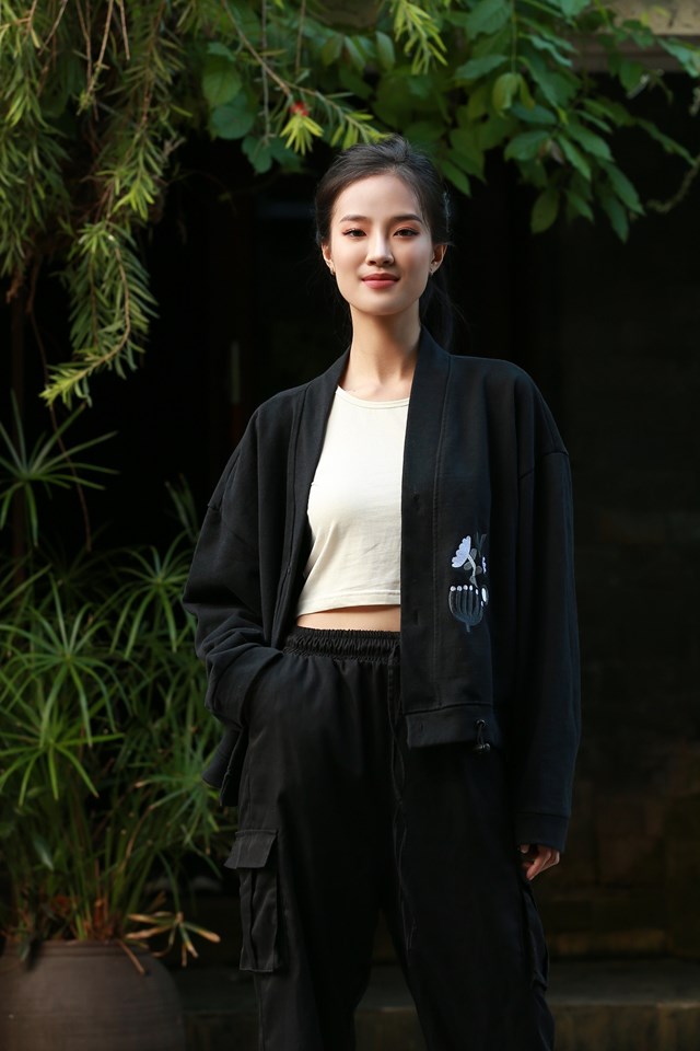Mix &amp; match (phối đồ) dễ d&agrave;ng hơn với những bộ trang phục đơn sắc &nbsp;