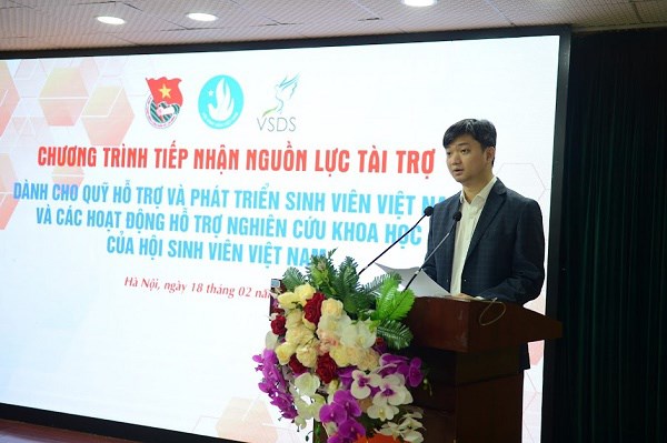 K&yacute; kết thỏa thuận trao tặng nguồn lực hỗ trợ Quỹ Hỗ trợ v&agrave; Ph&aacute;t triển Sinh vi&ecirc;n Việt Nam.