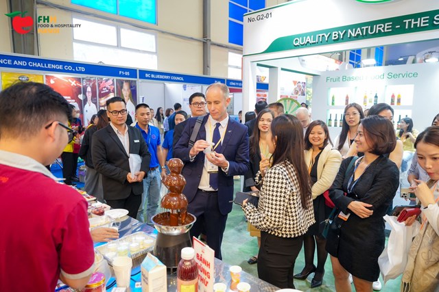 Food &amp; Hospitality Hanoi 2025 l&agrave; một cơ hội để kh&aacute;ch mua h&agrave;ng kết nối trực tiếp c&ugrave;ng nh&agrave; ph&acirc;n phối, trải nghiệm văn h&oacute;a ẩm thực quốc tế, cập nhật xu hướng (Ảnh: Food &amp; Hospitality Hanoi 2023) &nbsp;